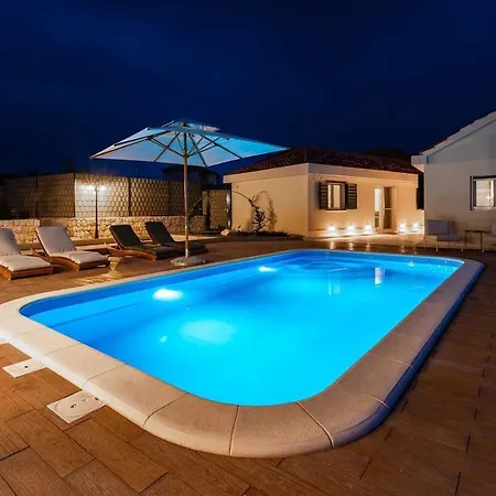 Villa Hidden Gem By Aneo Travel