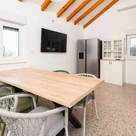 Vila Hidden Gem By Aneo Travel